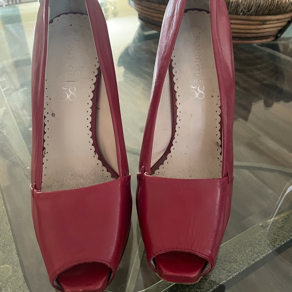 Red heel - Picture 3 of 3